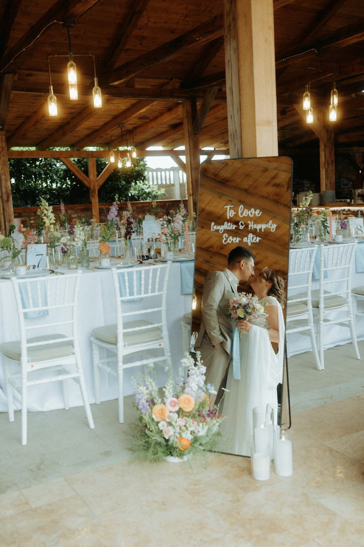 Masă decorată festiv